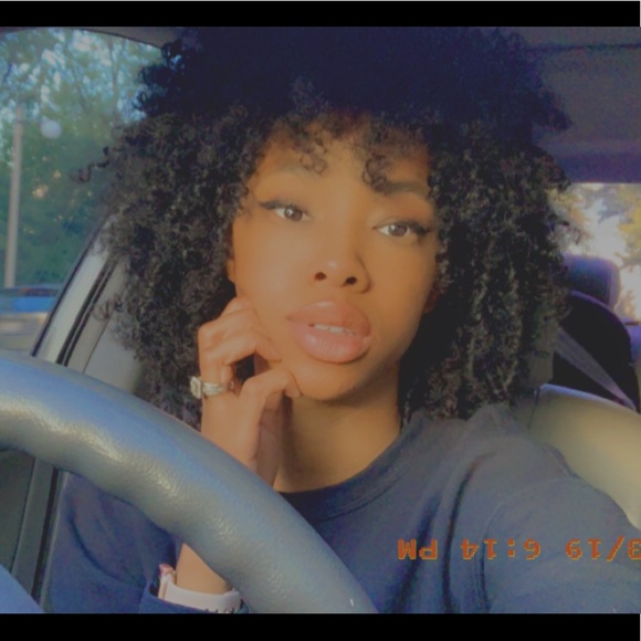 Hey Beautiful! Come shop in my Rabbit Hole 🐰💖 - Picture 3 of 8